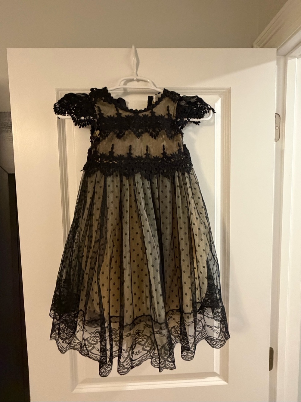 Girls Trish Scully black lace dress size 4. EUC